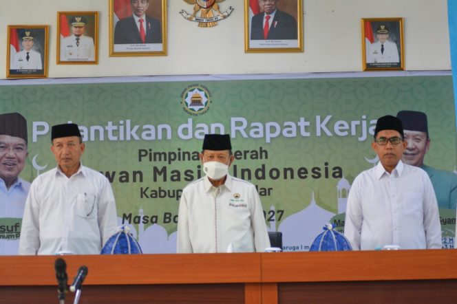 
					Wakil Bupati Takalar Hadiri Pelantikan Dewan Masjid Indonesia