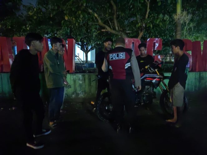 
					Cegah Aksi Kriminalitas Malam Hari, Sat Samapta Polres Takalar Patroli Blue Light dan Imbauan Prokes