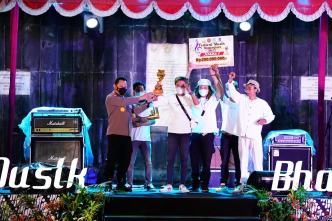 
					Tutup Festival Musik Jalanan, Kapolri Komitmen Bangun Ruang Demokrasi yang Positif untuk Jaga Persatuan