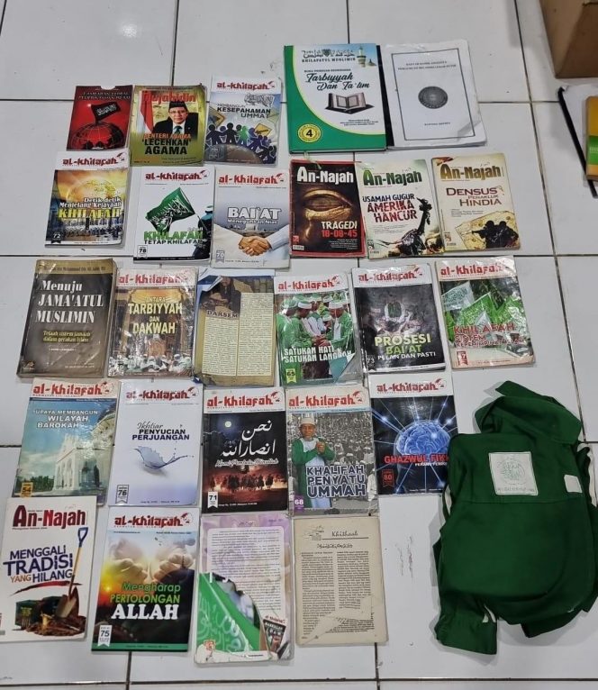 
					Polri Paparkan Kronologi Penangkapan Pimpinan Khilafatul Muslimin