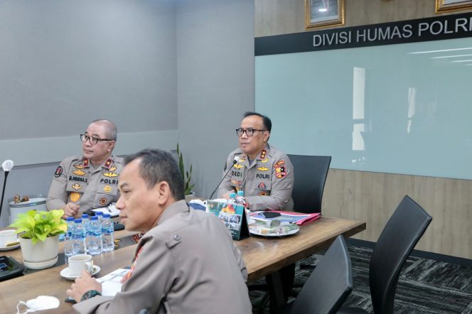 
					Bhayangkara Yang Jatuh Pada 1 Juli 2022 Mendatang, Mabes Polri Menggelar Lomba Menembak Bagi Insan Pers Dan Perwira Tinggi (pati) TNI-Polri.