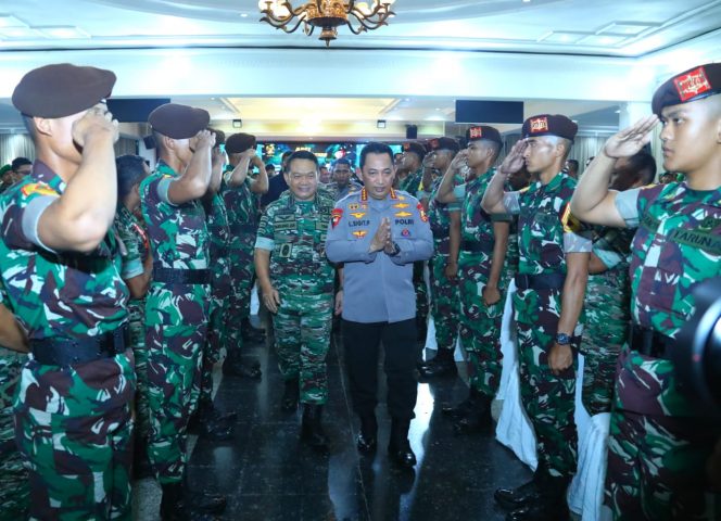 
					Dihadapan Dansat, Kapolri Tekankan Sinergitas TNI-Polri Harga Mati Demi Wujudkan Indonesia Emas 2045