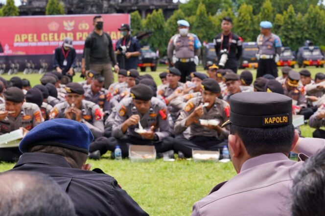 
					Gladi Pengamanan dan Tinjau Venue, Kapolri Pastikan KTT G20 Berjalan Lancar dan Aman