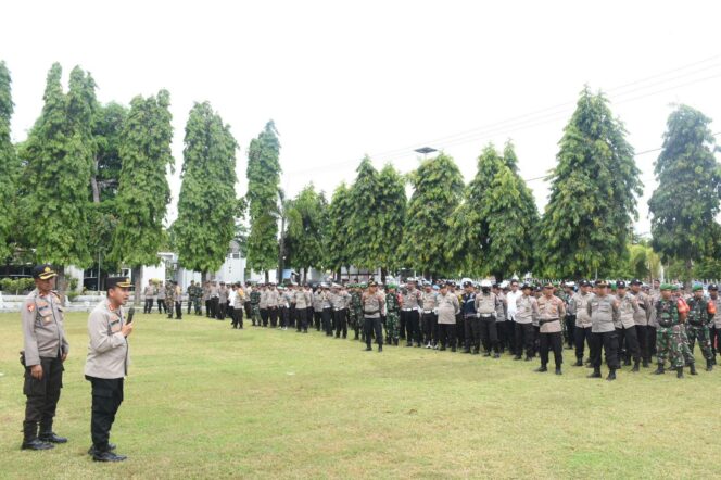 
					TNI-Polri Dan Satpol-PP, Gelar Apel Pengecekan Dan Serpas Pengamanan Pilkades Di Bulukumba.