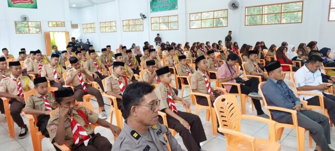 
					TIM DIV HUMAS POLRI SILATURAHMI KAMTIBMAS KE PONDOK PESANTREN SULTAN HASANUDDIN GOWA