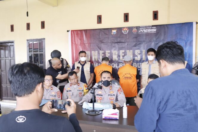 
					5 Tahun Jadi DPO, Dua Tersangka Tindak Pidana Korupsi Berhasil Diamankan Polisi.