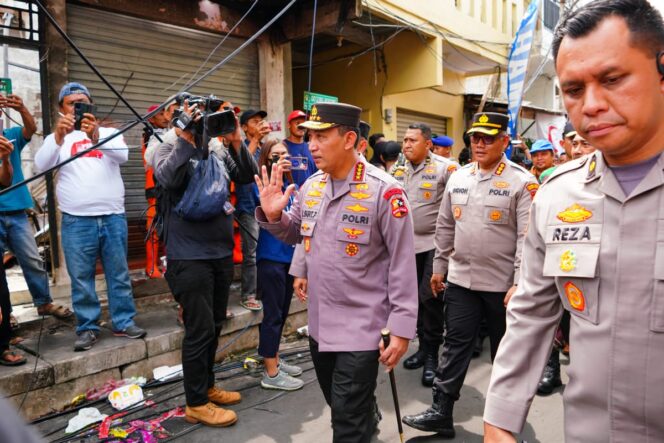 
					Kapolri Maksimalkan Penanganan Korban Pasca-Kebakaran Depo