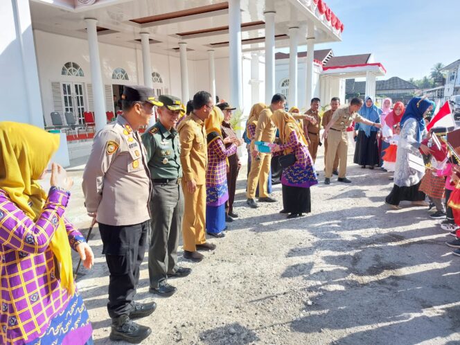 
					Kapolres Takalar Hadiri Lomba Gerak Jalan Indah Dalam Rangka HUT RI Ke-78