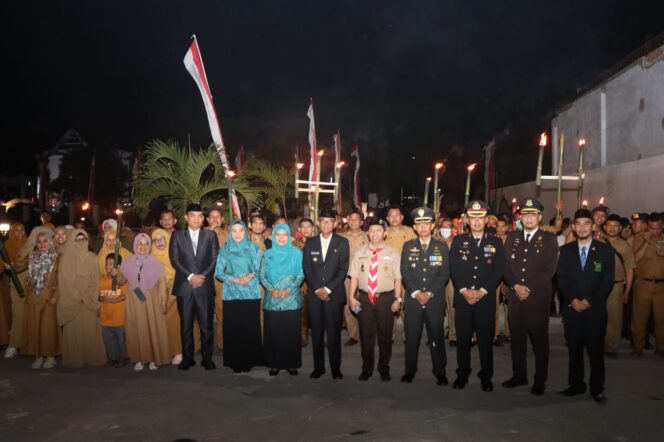 
					Kapolres Takalar Hadiri Upacara Malam Taptu dan Pawai Obor Dalam Rangka Peringatan Hut Proklamasi RI Ke-78