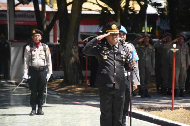 
					AKBP Supriyanto Pimpin Upacara Penghormatan Dan Tabur Bunga Di TMP Taccorong