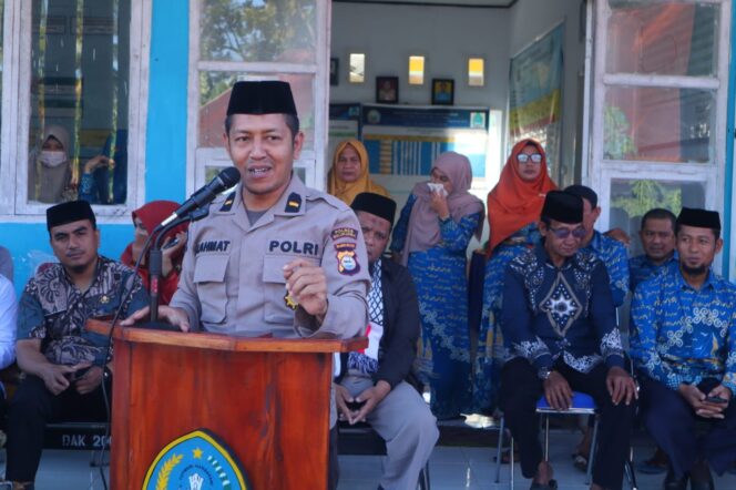 
					Polres Bulukumba Bersama Wahdah Islamiah Gelar Kegiatan Di SMKN 4 Bulukumba.