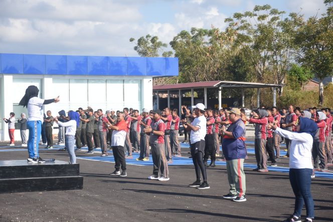 
					Hut Lantas Ke 68, Polres Bulukumba Gelar Olah Raga Bersama