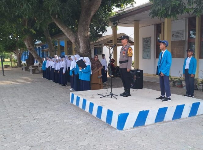 
					Jadi Irup di SMP Negeri 1 Mapsu, Bhabinkamtibmas Berikan Sosialisasi Bahaya Narkoba dan Kenakalan Remaja