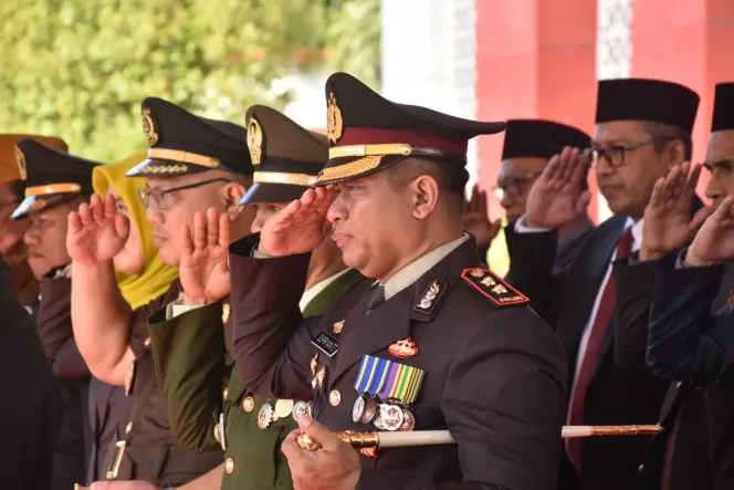 
					Jajaran Polres Bulukumba Jadi Pelaksana Upacara Hari Pahlawan Di Kabupaten Bulukumba.