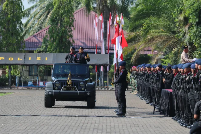 
					Kapolda Sulsel Pimpin Upacara Dan Syukuran HUT Brimob Ke 78 Tahun 2023