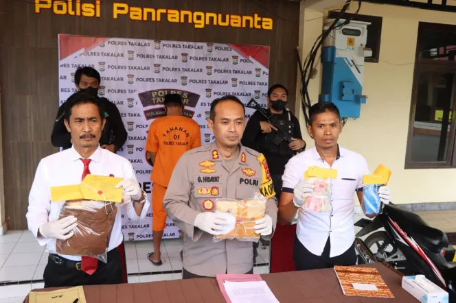 
					Ungkap Kasus Peredaran Narkoba, Polres Takalar Gelar Konferensi Pers